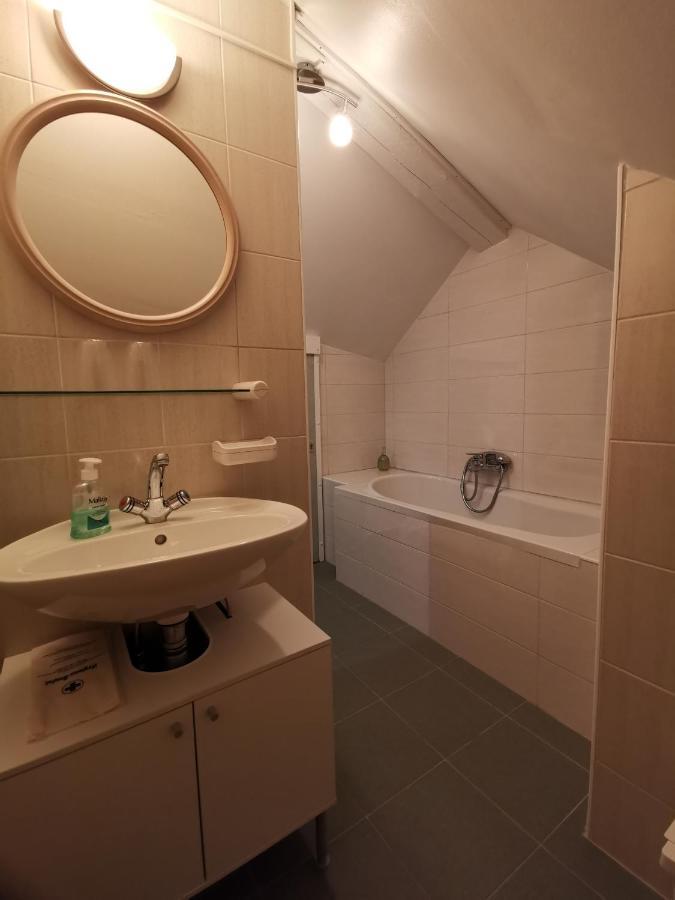 Apartmaji Mak Jesenice Luaran gambar