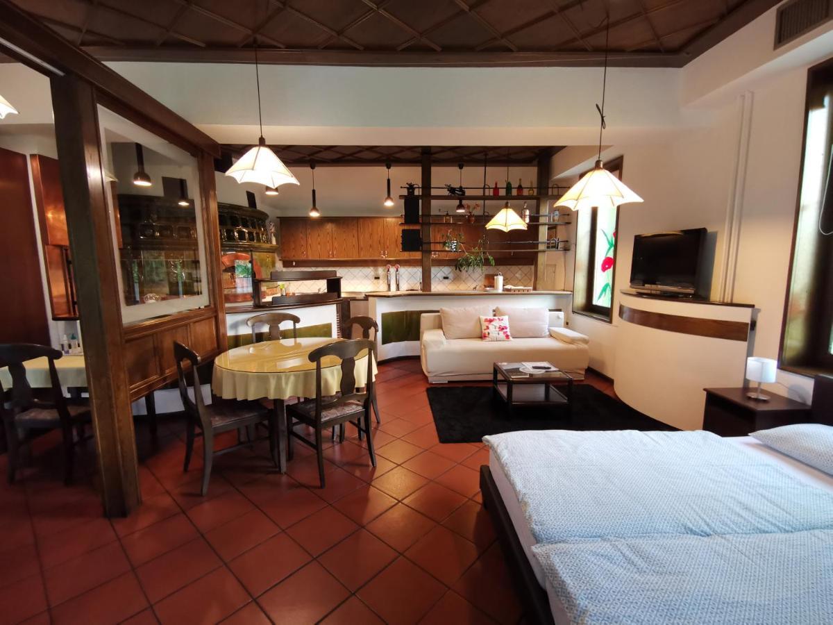 Apartmaji Mak Jesenice Luaran gambar